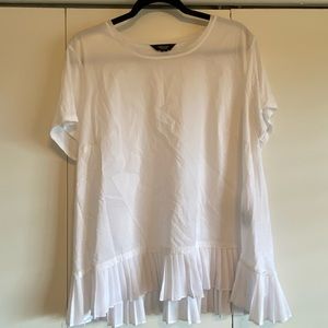 Classic white blouse! 🤍